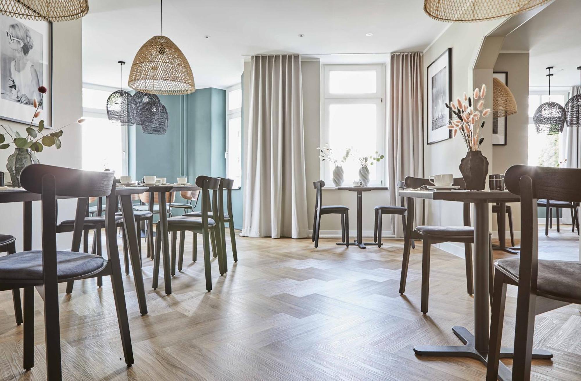 Отель Binzer Hof 4*